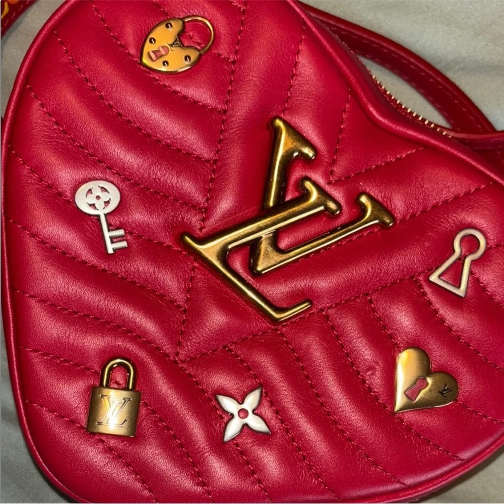 Louis Vuitton new wave‎ love lock heart bag